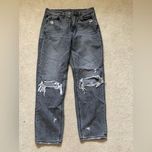American eagle size 8 mom jean